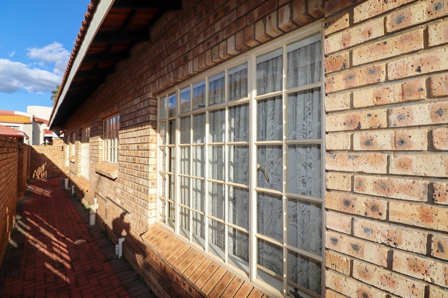 3 Bedroom Property for Sale in Flimieda North West